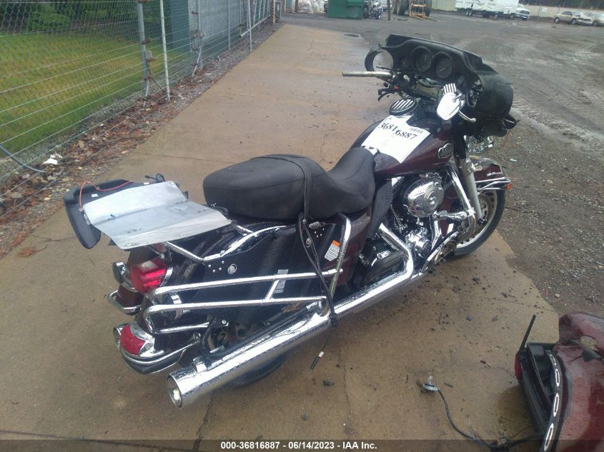 2011 HARLEY-DAVIDSON FLHTCU - 1HD1FC412BB604517