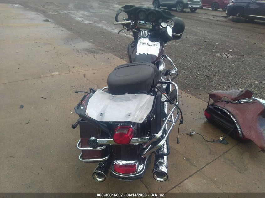 2011 HARLEY-DAVIDSON FLHTCU - 1HD1FC412BB604517