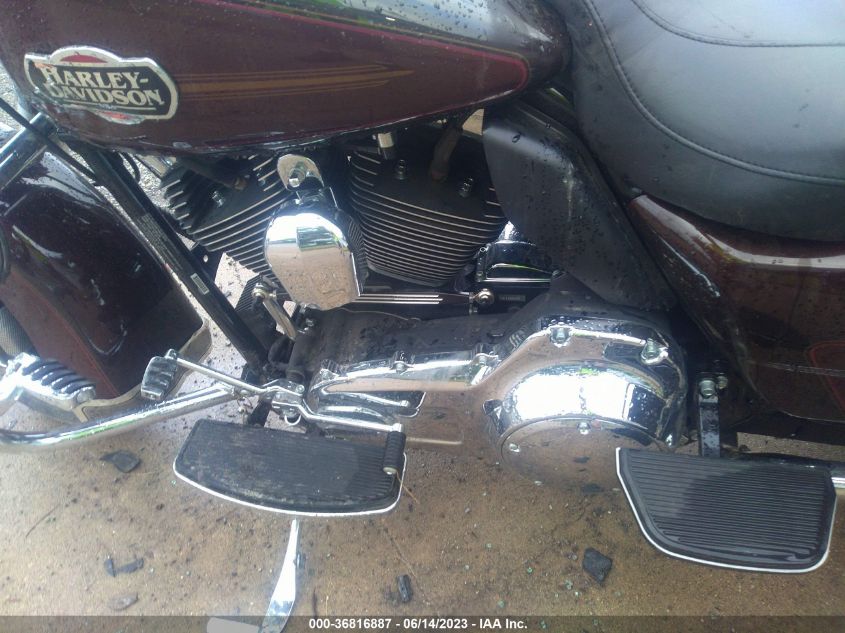 2011 HARLEY-DAVIDSON FLHTCU - 1HD1FC412BB604517