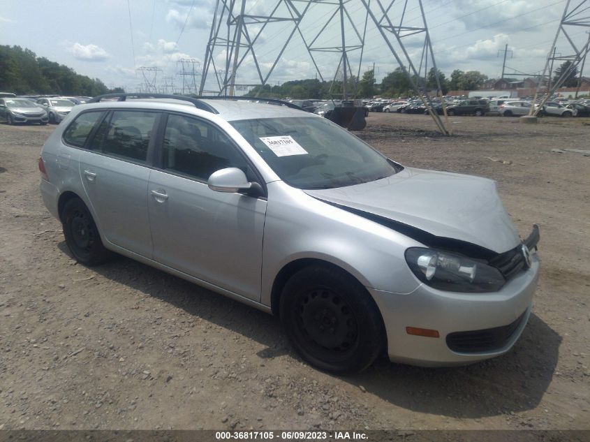 2014 VOLKSWAGEN JETTA SPORTWAGEN S - 3VWPP7AJ4EM601102