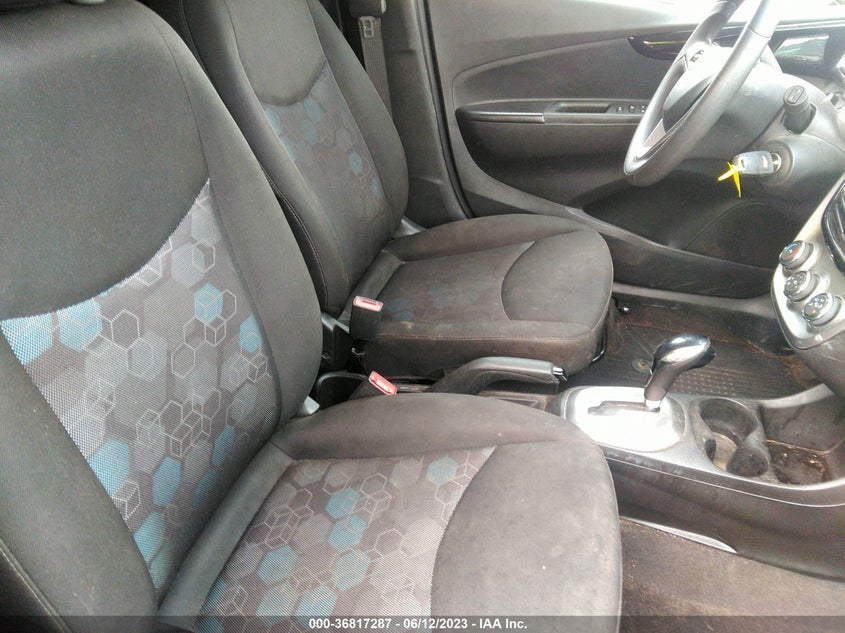 VIN KL8CD6SA6HC764240 2017 CHEVROLET SPARK LT