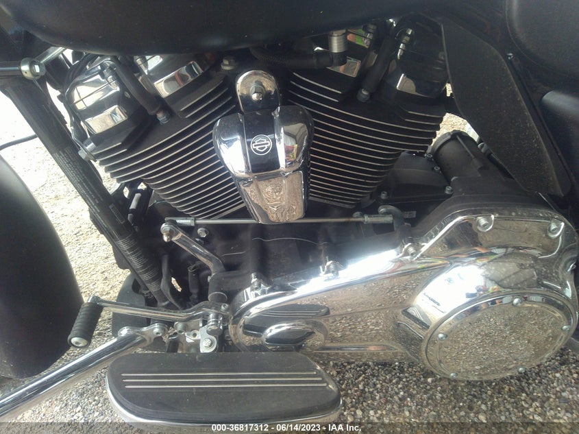 VIN 1HD1KRC14HB690423 2017 HARLEY-DAVIDSON FLHXS STREET GLIDE SPECIAL