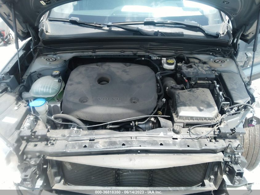 2021 VOLVO XC40 T5 R-DESIGN YV4162UM4M2488789