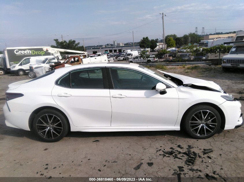 2022 TOYOTA CAMRY SE/SE NIGHT SHADE - 4T1G11AK0NU637001