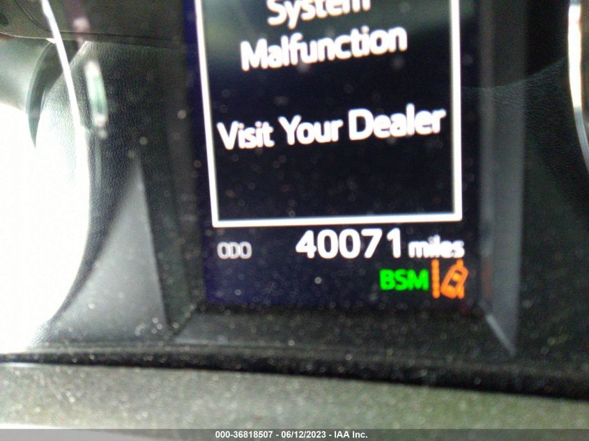 2018 TOYOTA RAV4 SE - JTMJFREV1JJ247485