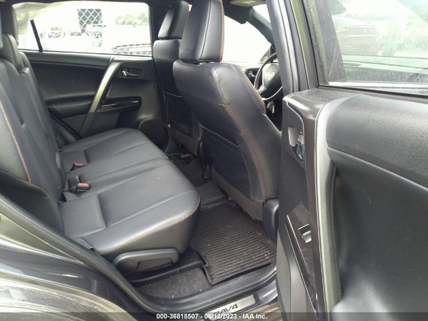 2018 TOYOTA RAV4 SE - JTMJFREV1JJ247485