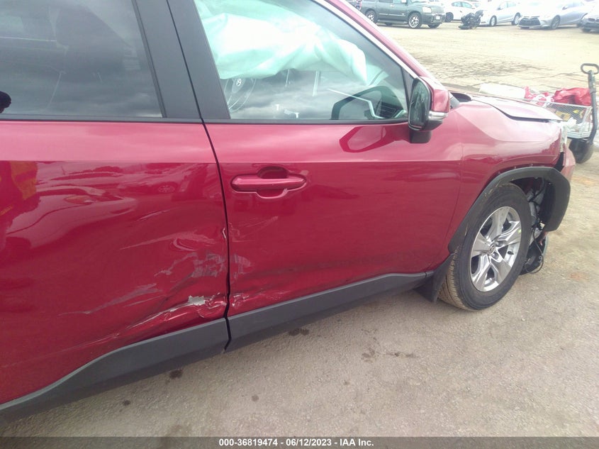 VIN 2T3W1RFV2PW253387 2023 TOYOTA RAV4 XLE