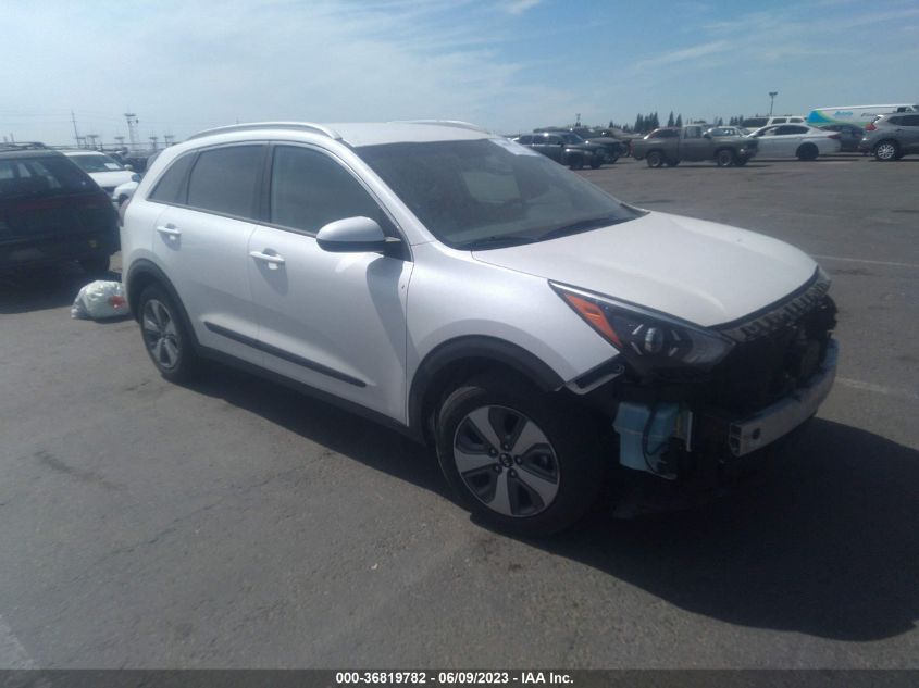 KNDCB3LC2M5471574 Kia Niro LX