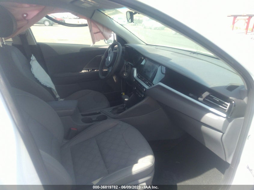 VIN KNDCB3LC2M5471574 2021 KIA NIRO LX