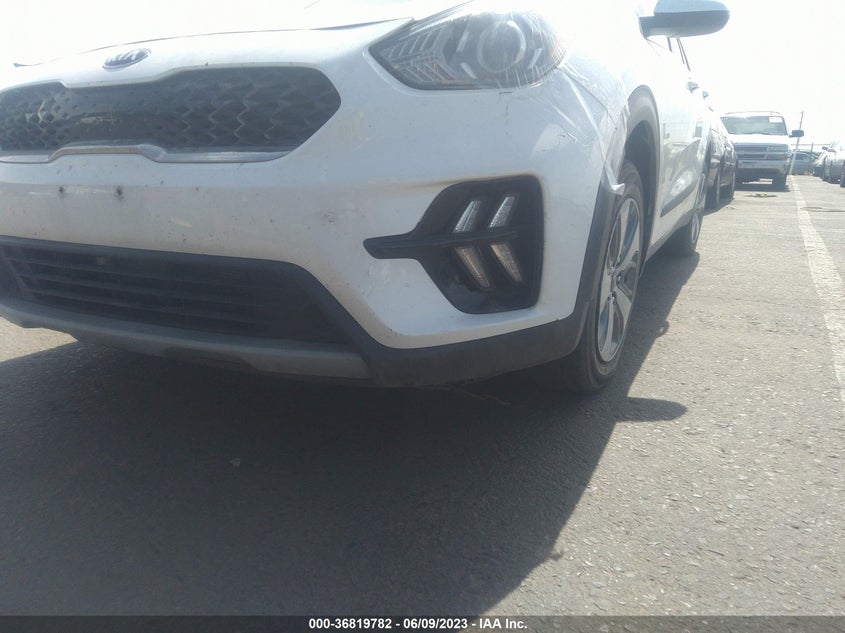 VIN KNDCB3LC2M5471574 2021 KIA NIRO LX