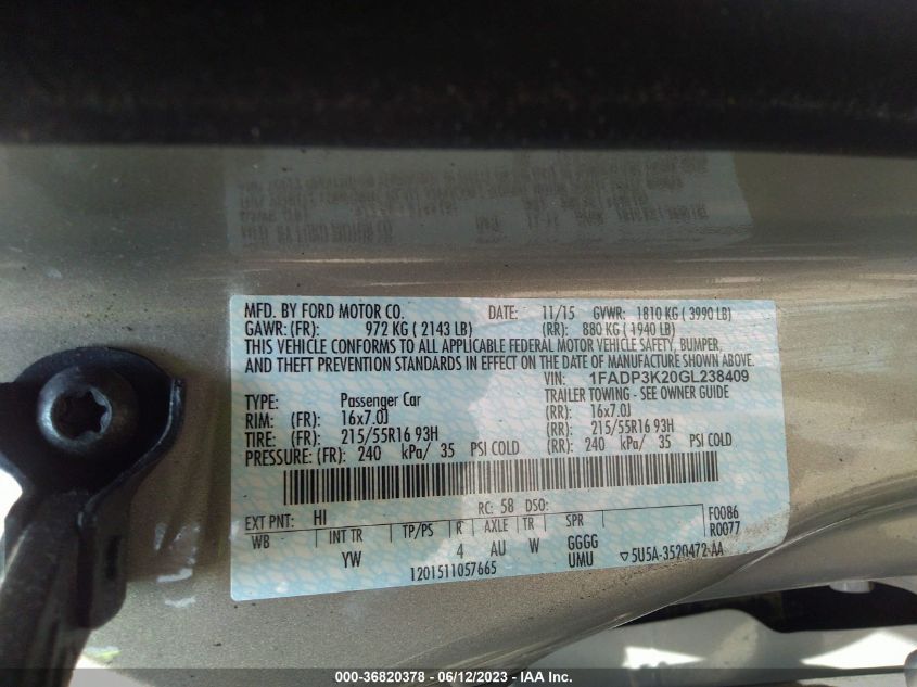 2016 FORD FOCUS SE - 1FADP3K20GL238409