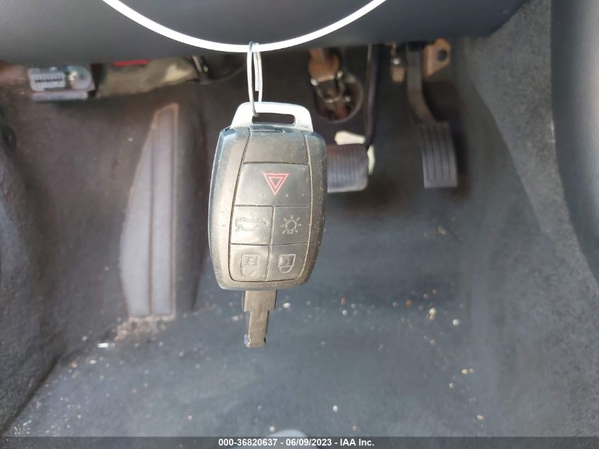 2013 VOLVO C70 T5 YV1672MC0DJ140355