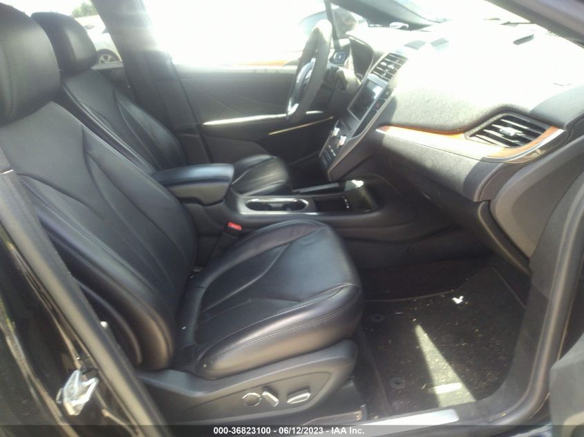 2017 LINCOLN MKC RESERVE - 5LMCJ3D97HUL27951