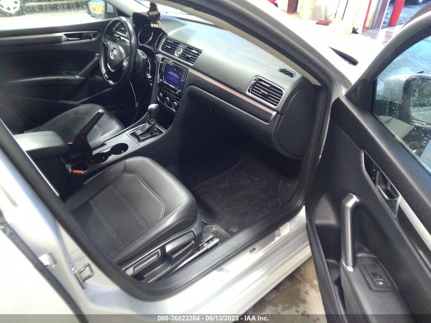 VIN 1VWDT7A31HC032621 2017 VOLKSWAGEN PASSAT R-LINE W/COMFORT PKG