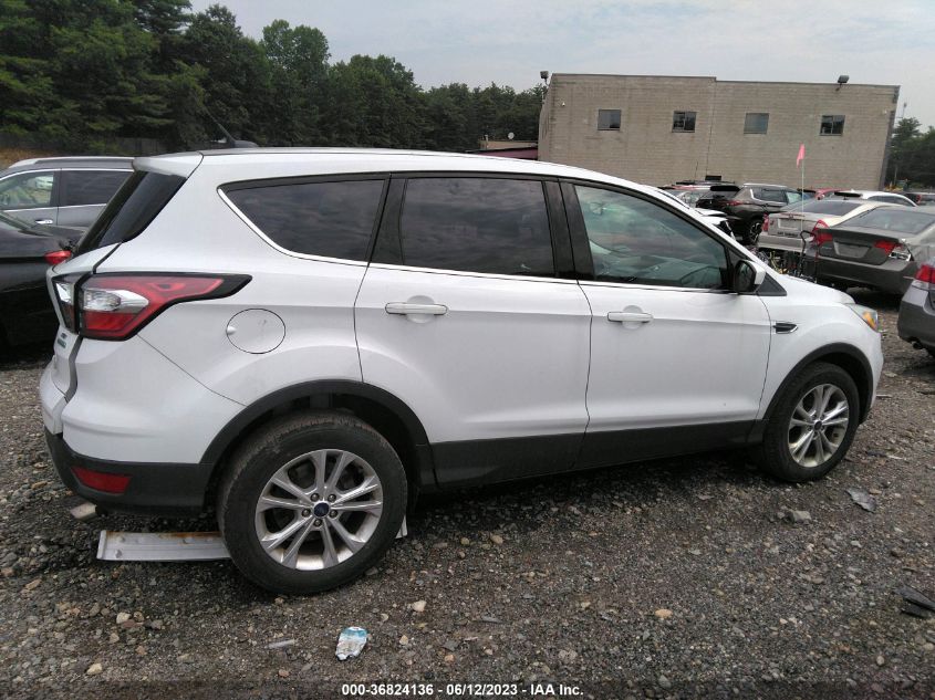 2017 FORD ESCAPE SE - 1FMCU0GD6HUE97369