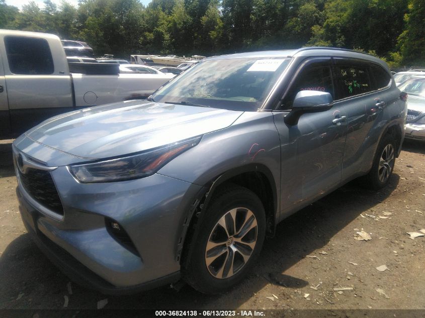 2021 TOYOTA HIGHLANDER XLE - 5TDHZRBH2MS078542