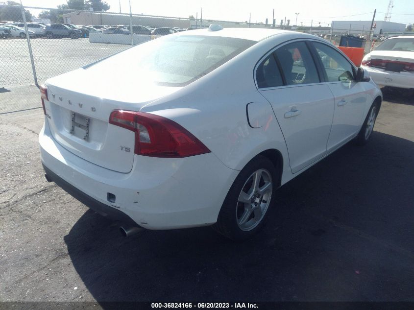 2013 VOLVO S60 T5 - YV1612FS8D1215406