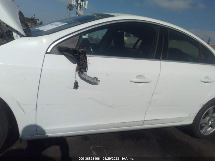 2013 VOLVO S60 T5 - YV1612FS8D1215406