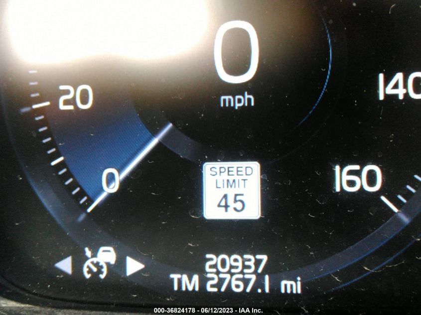 2021 VOLVO XC90 MOMENTUM - YV4A22PK1M1679856