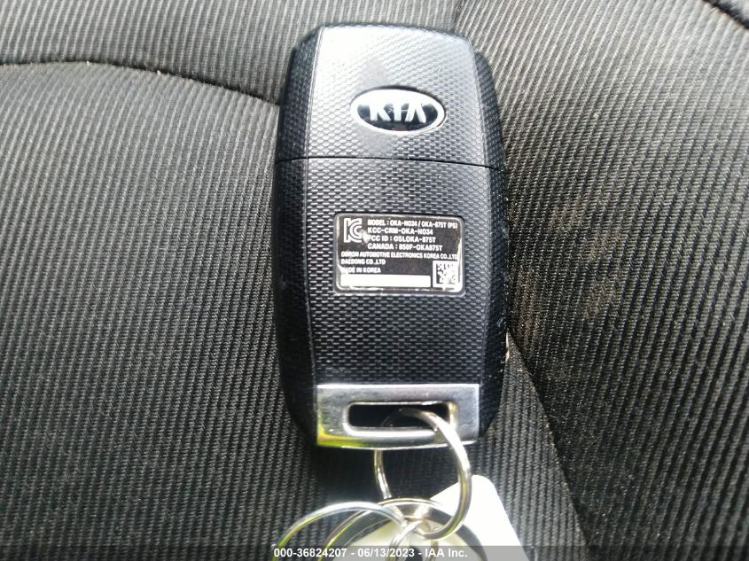 2016 KIA SOUL + - KNDJP3A50G7353416