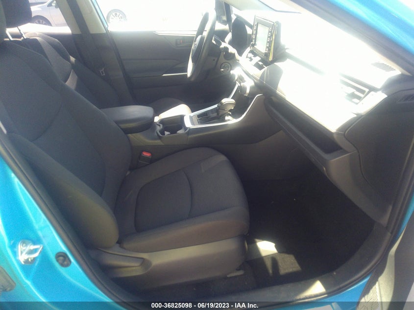 VIN JTMF1RFV7KD036794 2019 TOYOTA RAV4 LE