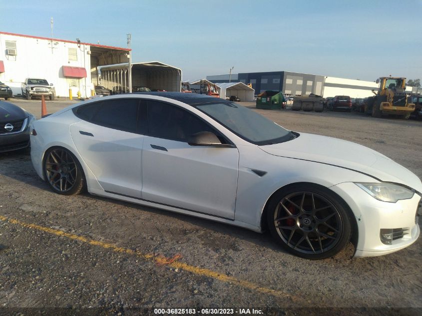 2016 TESLA MODEL S - 5YJSA1E49GF129292