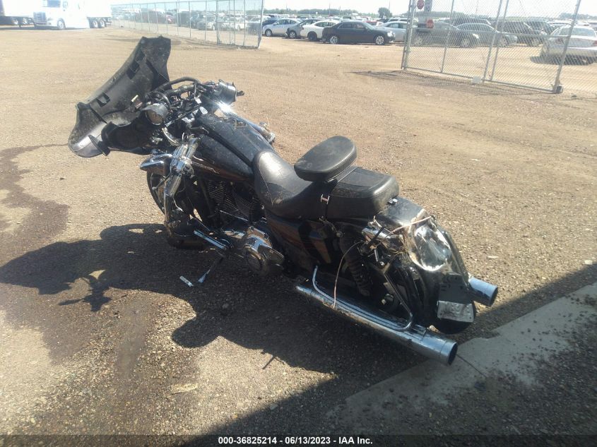 2011 HARLEY-DAVIDSON FLHXSE2 1HD1PZ817BB950427