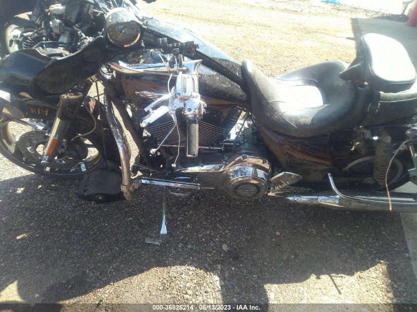 2011 HARLEY-DAVIDSON FLHXSE2 1HD1PZ817BB950427