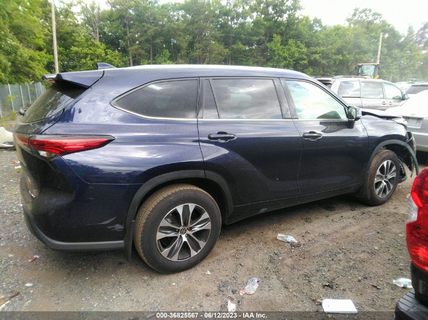 2022 TOYOTA HIGHLANDER XLE - 5TDGZRBH4NS569028