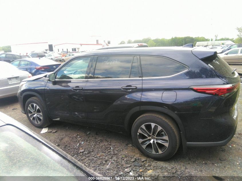 2022 TOYOTA HIGHLANDER XLE - 5TDGZRBH4NS569028