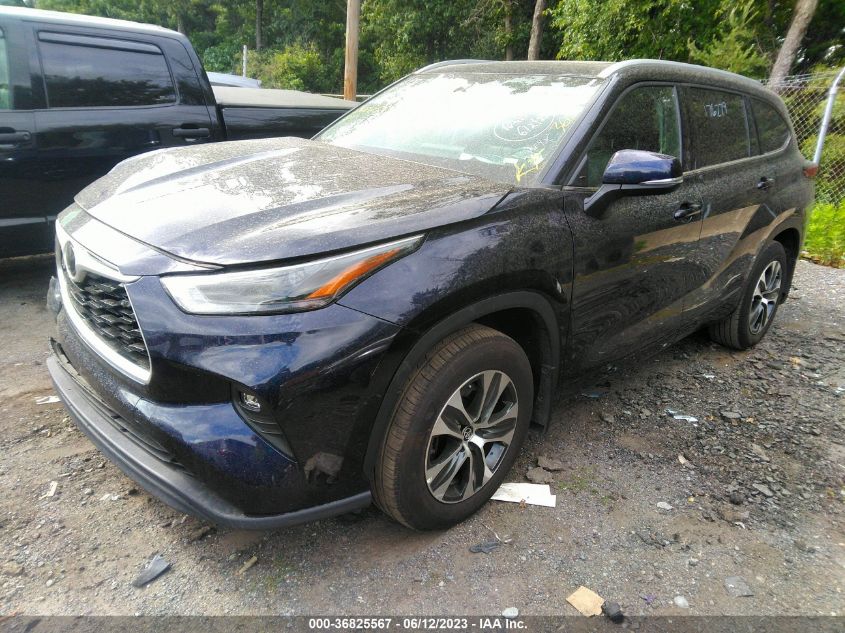 2022 TOYOTA HIGHLANDER XLE - 5TDGZRBH4NS569028