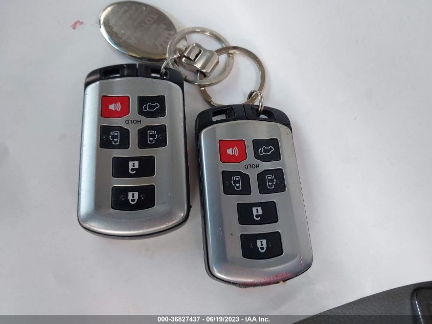 2015 TOYOTA SIENNA XLE - 5TDYK3DC0FS565132