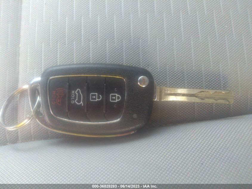 2020 HYUNDAI TUCSON SE - KM8J23A42LU077639