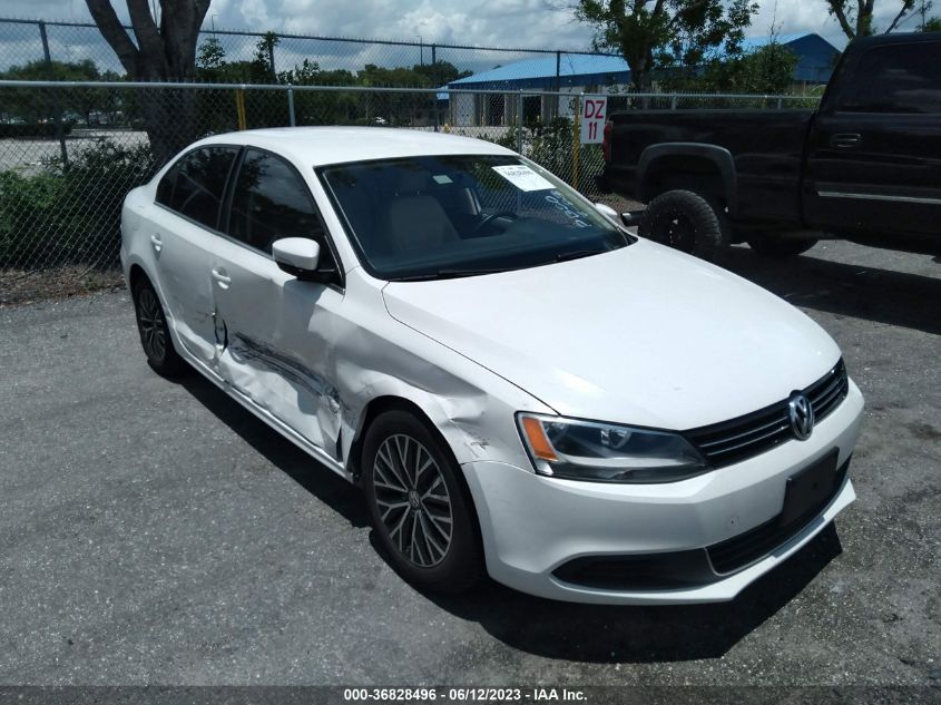 2013 VOLKSWAGEN JETTA SEDAN SE - 3VWDP7AJXDM254201