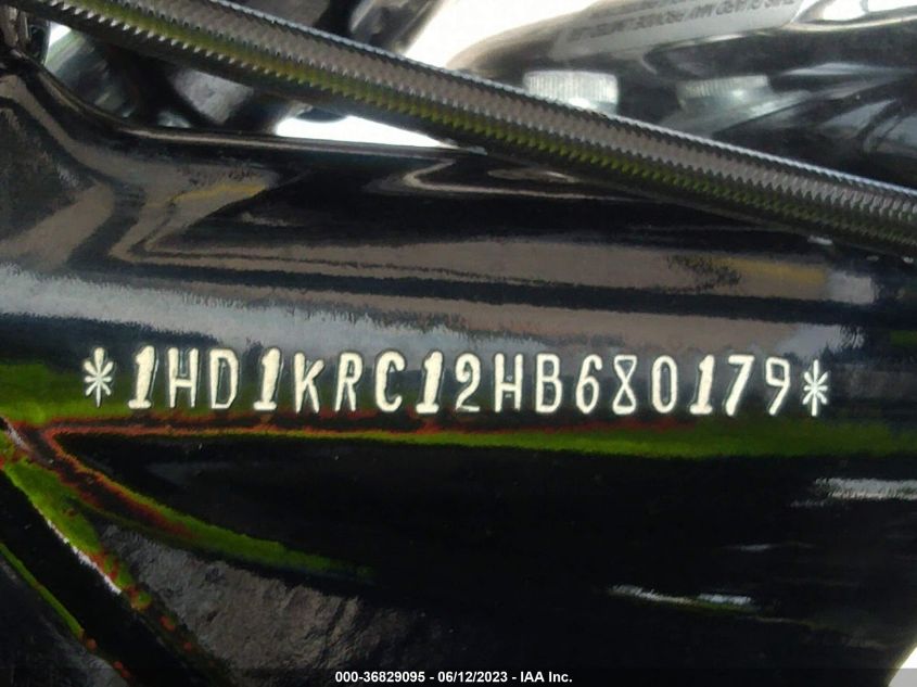 2017 HARLEY-DAVIDSON FLHXS STREET GLIDE SPECIAL - 1HD1KRC12HB680179