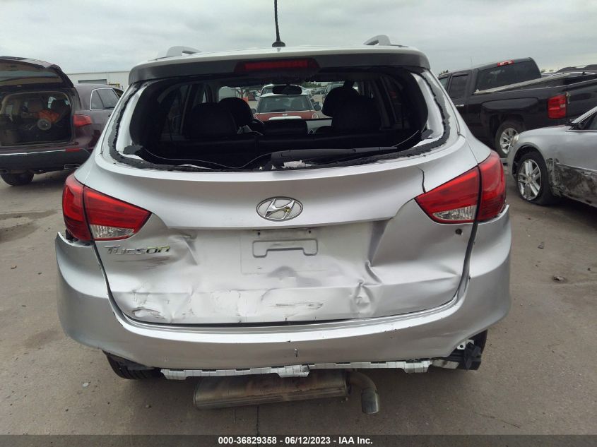2015 HYUNDAI TUCSON SE - KM8JU3AG4FU969285