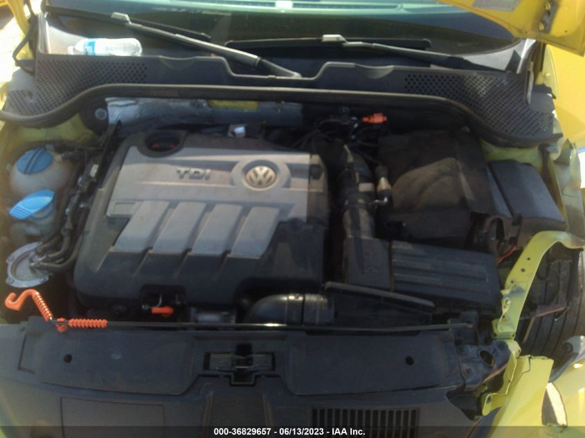 2013 VOLKSWAGEN BEETLE CONVERTIBLE 2.0L TDI 3VW5L7AT0DM823204