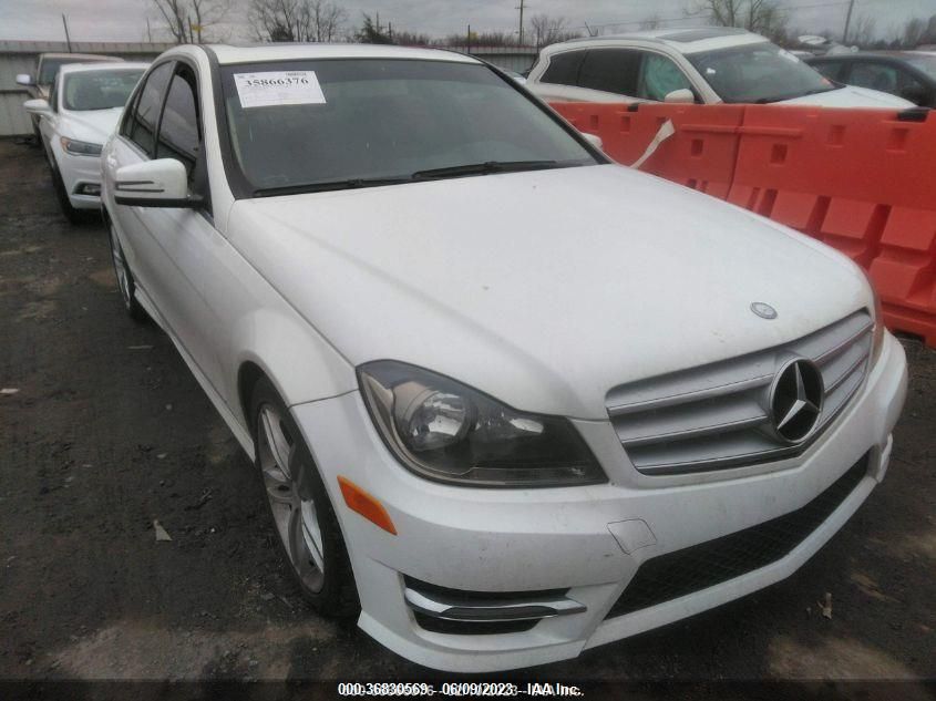 2013 MERCEDES-BENZ C 250 SPORT/LUXURY - WDDGF4HB1DG007052