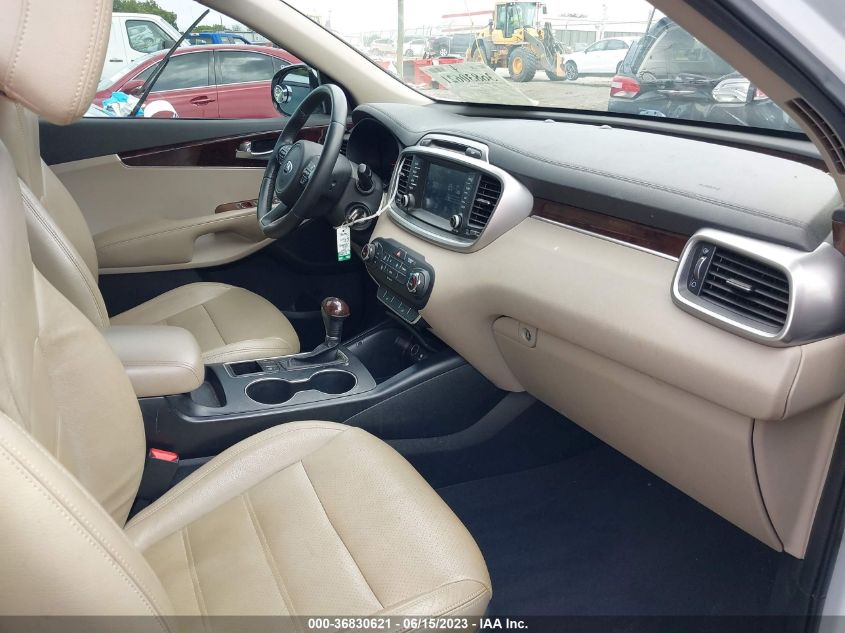 2017 KIA SORENTO LX - 5XYPG4A31HG273139