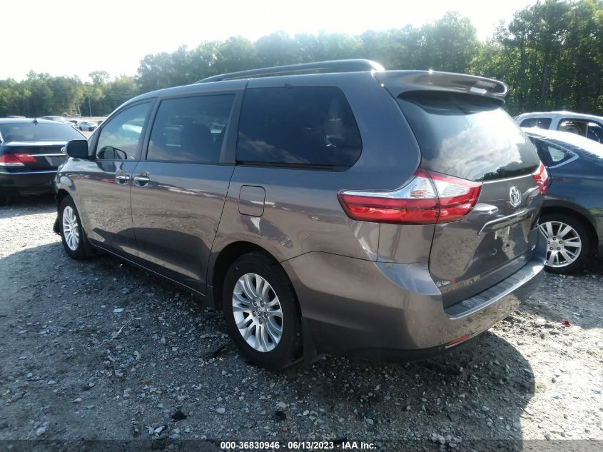 5TDYZ3DC3HS778364 2017 TOYOTA SIENNA, photo no. 3