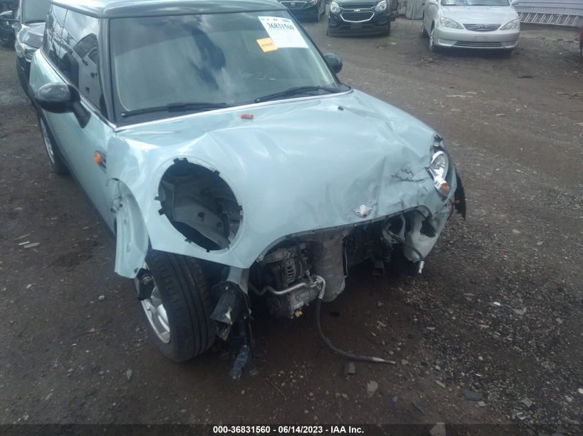 2013 MINI COOPER HARDTOP - WMWSU3C55DT372148