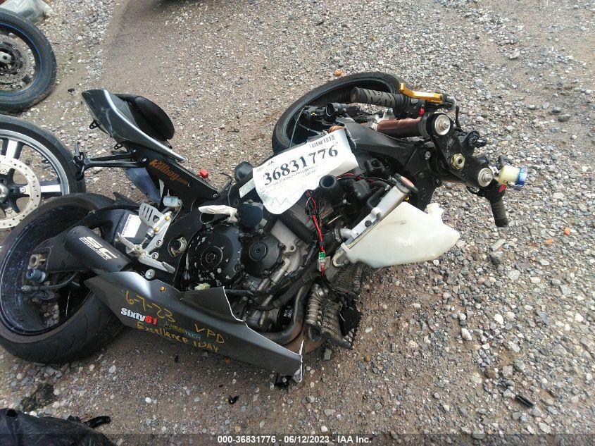2006 SUZUKI GSX-R1000 - JS1GT76AX62114223