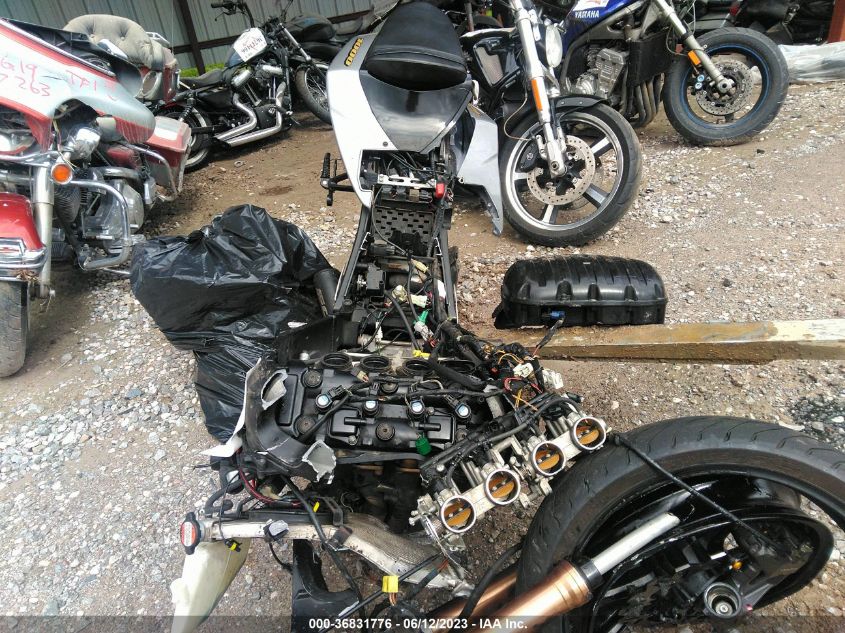 2006 SUZUKI GSX-R1000 - JS1GT76AX62114223