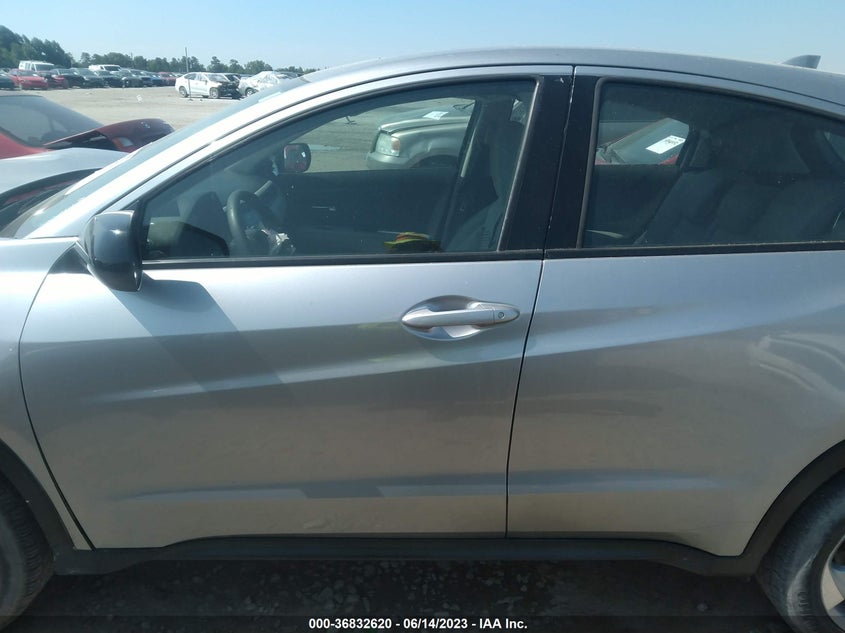 VIN 3CZRU6H36KG716892 2019 HONDA HR-V LX