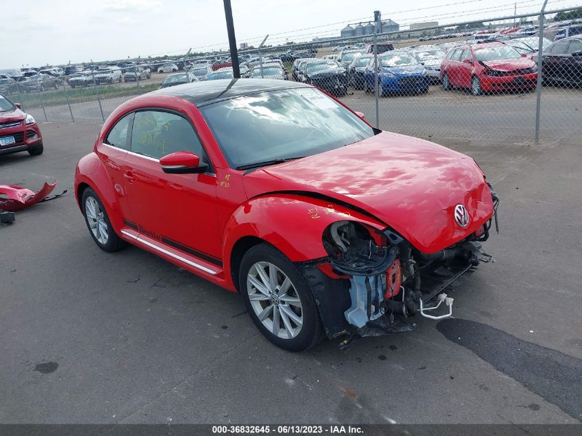 2018 VOLKSWAGEN BEETLE SE - 3VWJD7AT0JM709162