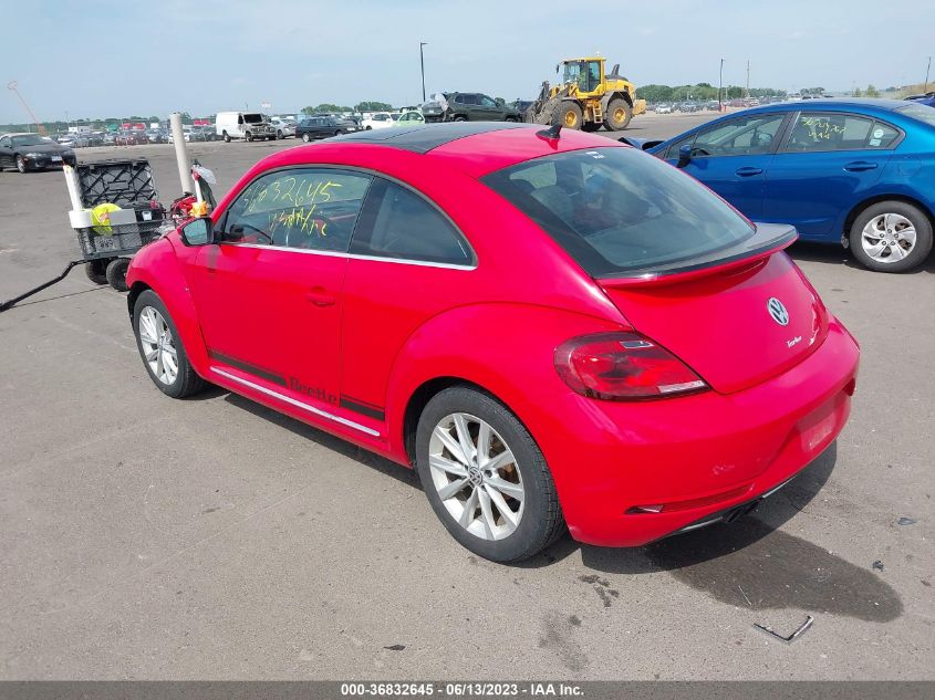 2018 VOLKSWAGEN BEETLE SE - 3VWJD7AT0JM709162