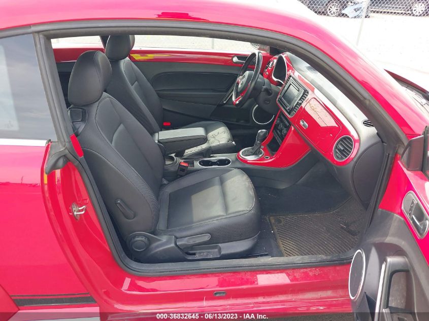 2018 VOLKSWAGEN BEETLE SE - 3VWJD7AT0JM709162