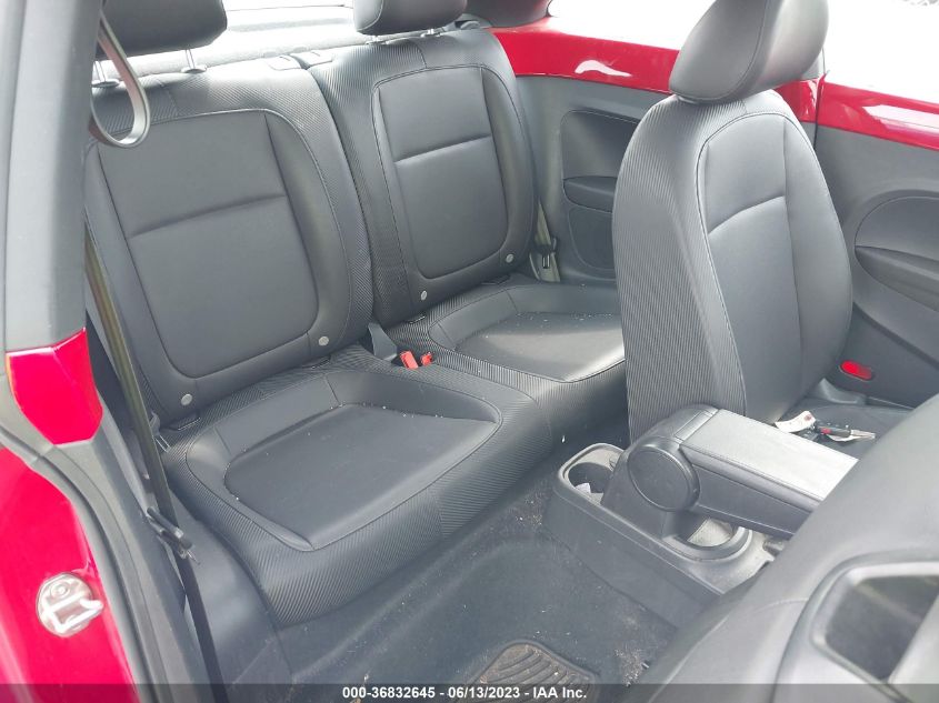 2018 VOLKSWAGEN BEETLE SE - 3VWJD7AT0JM709162