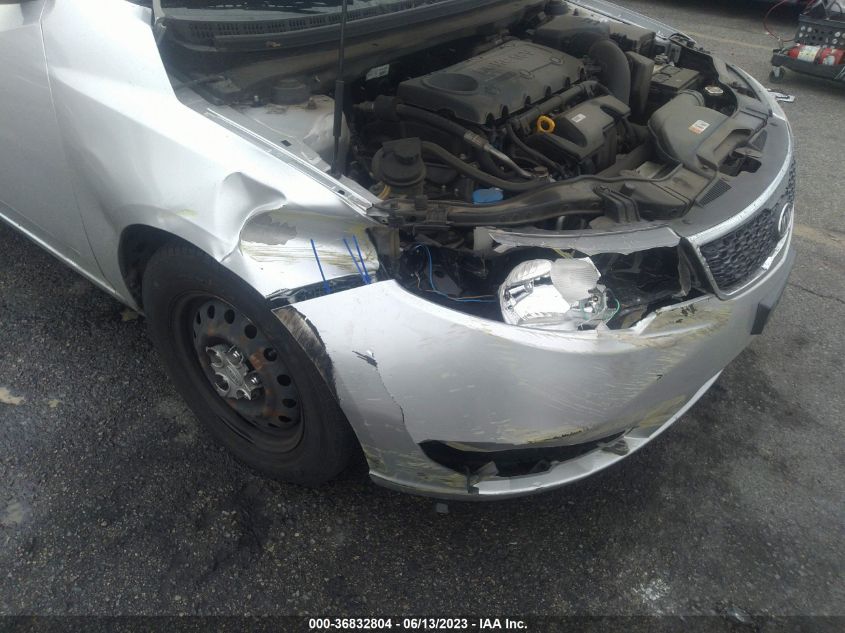 2013 KIA FORTE LX - KNAFT4A24D5676076