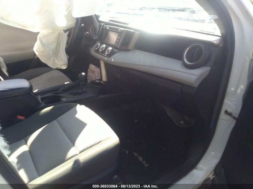2015 TOYOTA RAV4 LE - JTMBFREV3FJ022903
